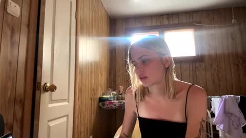 Snapshot of jessika_evans chatting on 09.10.25 jessika_evans online show from 09.10.25