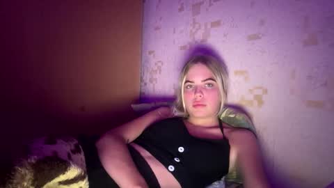 Snapshot of jessika_evans chatting on 09.24.25 jessika_evans online show from 09.24.25