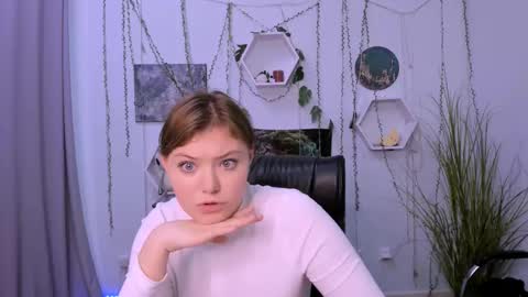 Snapshot of jessika_pur chatting on 12.11.24 Jessi online show from 12.11.24