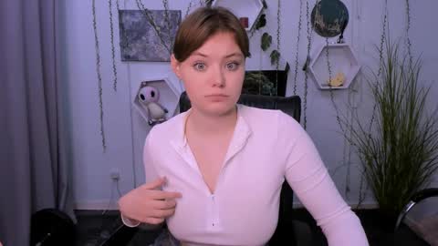 Snapshot of jessika_pur chatting on 12.12.24 Jessi online show from 12.12.24