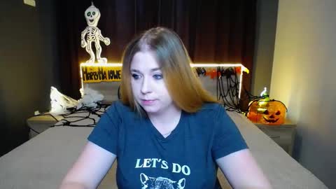 Snapshot of jessikadaniels chatting on 10.24.25 Jess online show from 10.24.25