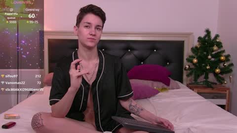 Snapshot of jessyadore chatting on 12.12.24 Jessy online show from 12.12.24