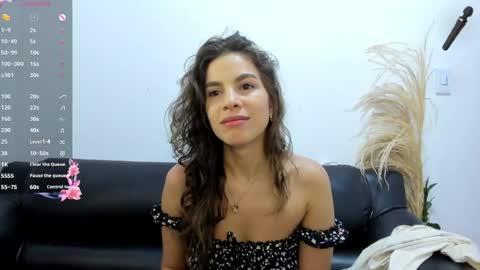 Snapshot of jessye_golden chatting on 05.13.26 jessye_golden online show from 05.13.26