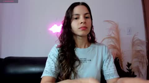 Snapshot of jessye_golden chatting on 05.30.26 jessye_golden online show from 05.30.26