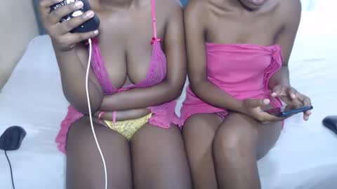 Snapshot of jessyhoneyx chatting on 12.16.25 jessyhoneyx online show from 12.16.25