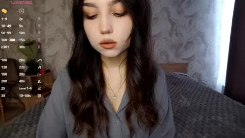 I am Gina ntmu Lets hit 10 Thumbs Up together online show from 04.17.26