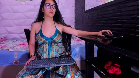 Snapshot of jewelryqueen chatting on 02.23.25 Queen online show from 02.23.25