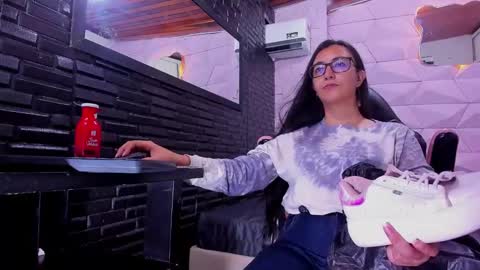 Snapshot of jewelryqueen chatting on 03.12.25 Queen online show from 03.12.25