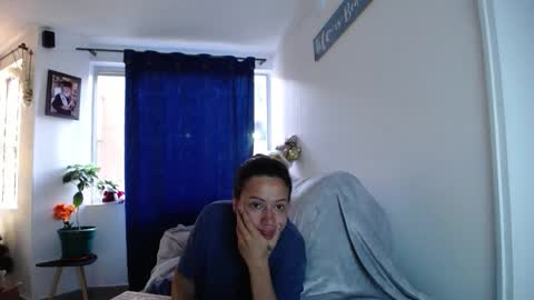 Snapshot of jezabel_purple chatting on 11.22.25 Camila online show from 11.22.25