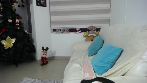 Snapshot of jezabel_purple chatting on 11.26.25 Camila online show from 11.26.25