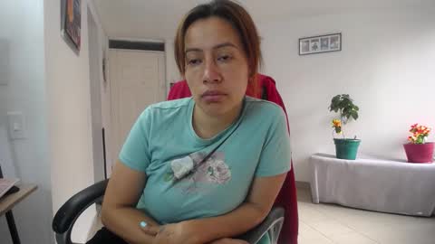 Snapshot of jezabel_purple chatting on 01.06.26 Camila online show from 01.06.26