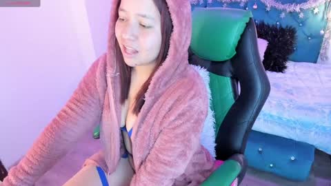 Snapshot of jhiinny_brownn chatting on 12.19.24 Jhiinny online show from 12.19.24