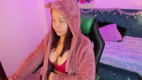 Snapshot of jhiinny_brownn chatting on 12.23.24 Jhiinny online show from 12.23.24