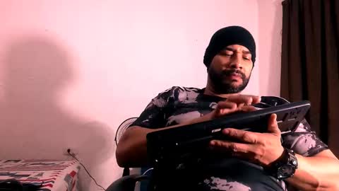 En moreno online show from 11.20.25