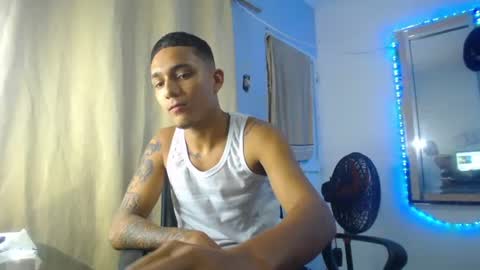 Snapshot of jhojanlatino chatting on 10.08.25 jhonaiker online show from 10.08.25