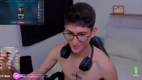 Snapshot of jhonleving chatting on 03.10.25 Jack online show from 03.10.25