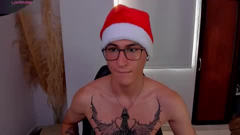 Snapshot of jhonleving chatting on 12.03.25 Jack online show from 12.03.25