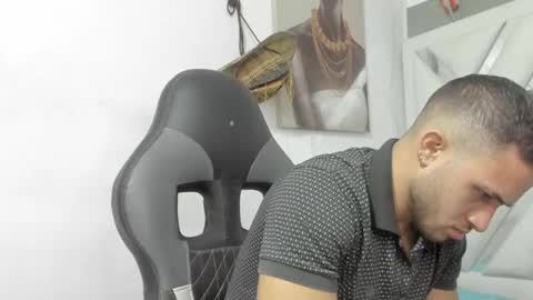 Snapshot of jhonny_flames7 chatting on 12.15.24 jhonny online show from 12.15.24