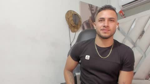 Snapshot of jhonny_flames7 chatting on 01.30.25 jhonny online show from 01.30.25