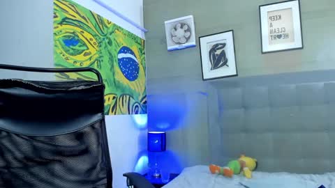 Snapshot of jhonny_flames7 chatting on 09.13.25 jhonny online show from 09.13.25