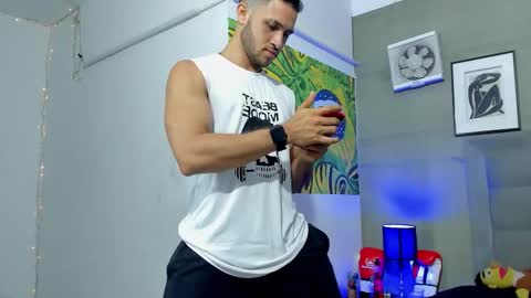 Snapshot of jhonny_flames7 chatting on 11.27.25 jhonny online show from 11.27.25