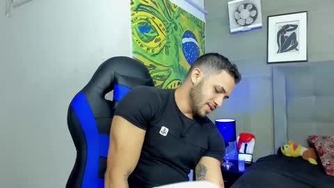 Snapshot of jhonny_flames7 chatting on 11.29.25 jhonny online show from 11.29.25