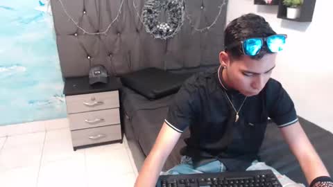 Snapshot of jhonny_latinboy chatting on 01.14.25 Jhonny online show from 01.14.25