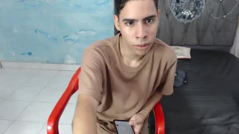 Snapshot of jhonny_latinboy chatting on 01.20.25 Jhonny online show from 01.20.25