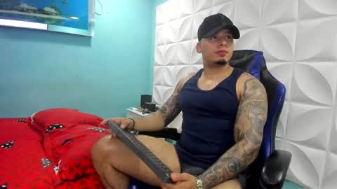 Snapshot of jhonsontatto chatting on 10.02.25 jhonsontatto online show from 10.02.25