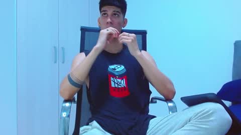 Snapshot of jhony_sex3 chatting on 11.01.25 jhony_sex3 online show from 11.01.25