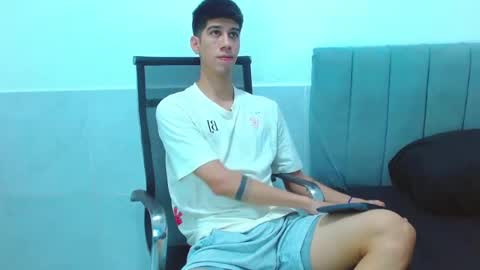 Snapshot of jhony_sex3 chatting on 12.23.25 jhony_sex3 online show from 12.23.25