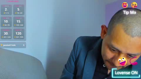 Snapshot of jhonyalzate chatting on 12.07.24 Jhony Alzate online show from 12.07.24