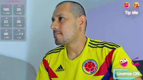 Snapshot of jhonyalzate chatting on 12.09.24 Jhony Alzate online show from 12.09.24