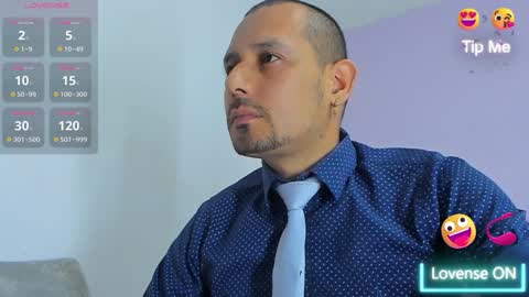Snapshot of jhonyalzate chatting on 12.10.24 Jhony Alzate online show from 12.10.24