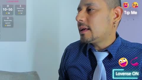 Snapshot of jhonyalzate chatting on 12.10.24 Jhony Alzate online show from 12.10.24