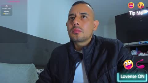 Snapshot of jhonyalzate chatting on 02.03.25 Jhony Alzate online show from 02.03.25