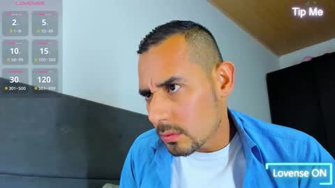 Snapshot of jhonyalzate chatting on 10.07.25 Jhony Alzate online show from 10.07.25