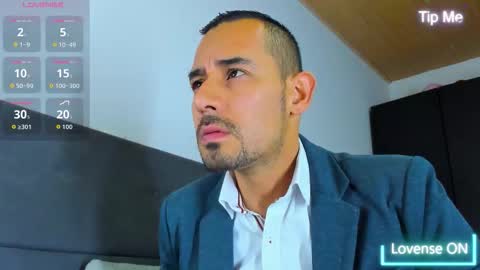 Snapshot of jhonyalzate chatting on 10.12.25 Jhony Alzate online show from 10.12.25