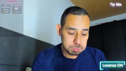 Snapshot of jhonyalzate chatting on 10.14.25 Jhony Alzate online show from 10.14.25