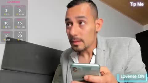 Snapshot of jhonyalzate chatting on 07.03.26 Jhony Alzate online show from 07.03.26