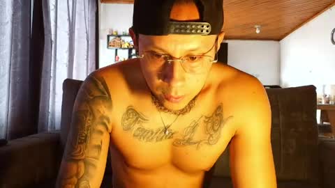 Snapshot of jhonylatin_ chatting on 05.12.26 Jhony online show from 05.12.26