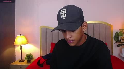 Snapshot of jhos_padill chatting on 05.21.26 jhos online show from 05.21.26