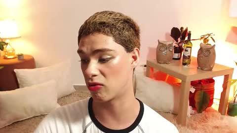 Jhuan Nhez online show from 11.02.25