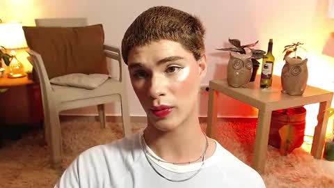 Jhuan Nhez online show from 11.05.25