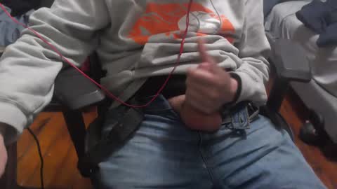 Snapshot of jhypelvx chatting on 12.08.24 jay online show from 12.08.24