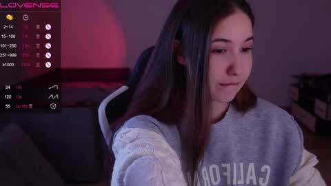 jia_lisaa online show from 03.03.25