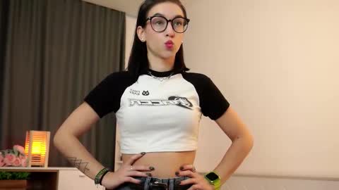 Mari online show from 11.15.25