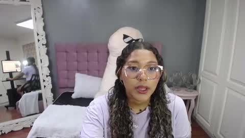 Jimena  online show from 09.18.25