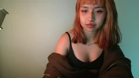 Snapshot of jinxxx_08 chatting on 11.27.25 Minaa online show from 11.27.25