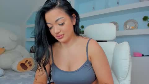 Juliee online show from 10.15.25